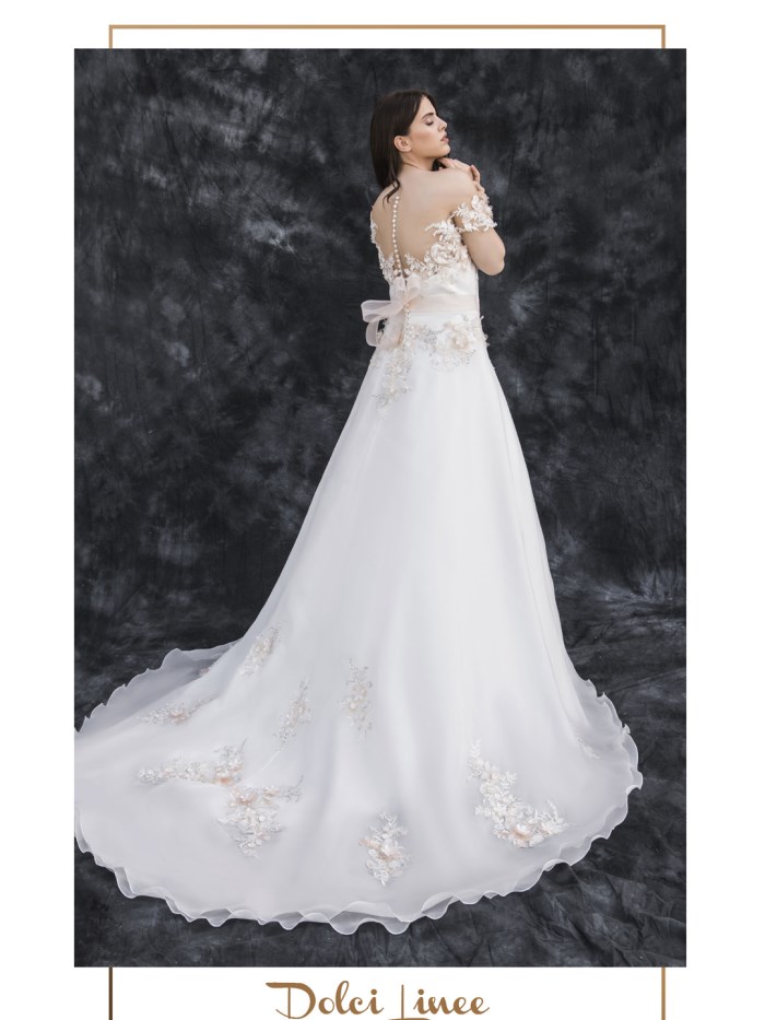 Wedding dresses Curvy Wedding Dresses: LX 070 